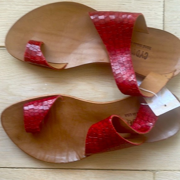 Cydwoq red snake print leather sandals. Hand made in USA! - Picture 8 of 10